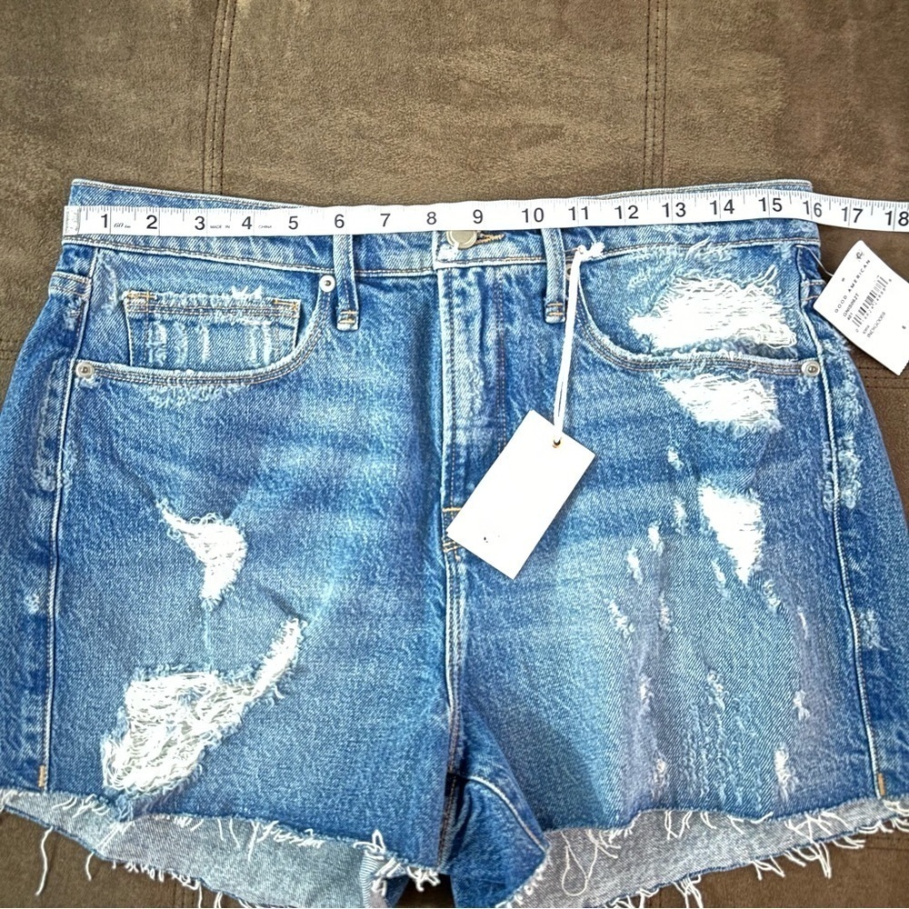 NWT Good American denim cutoff Jean Shorts Size 10/30 - Picture 12 of 15